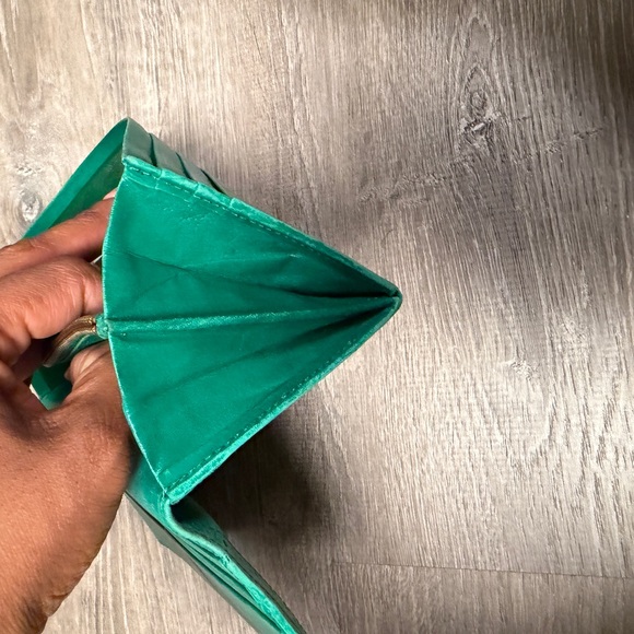 💚 Yves Saint Laurent YSL Green Leather Long Wallet - Picture 9 of 10